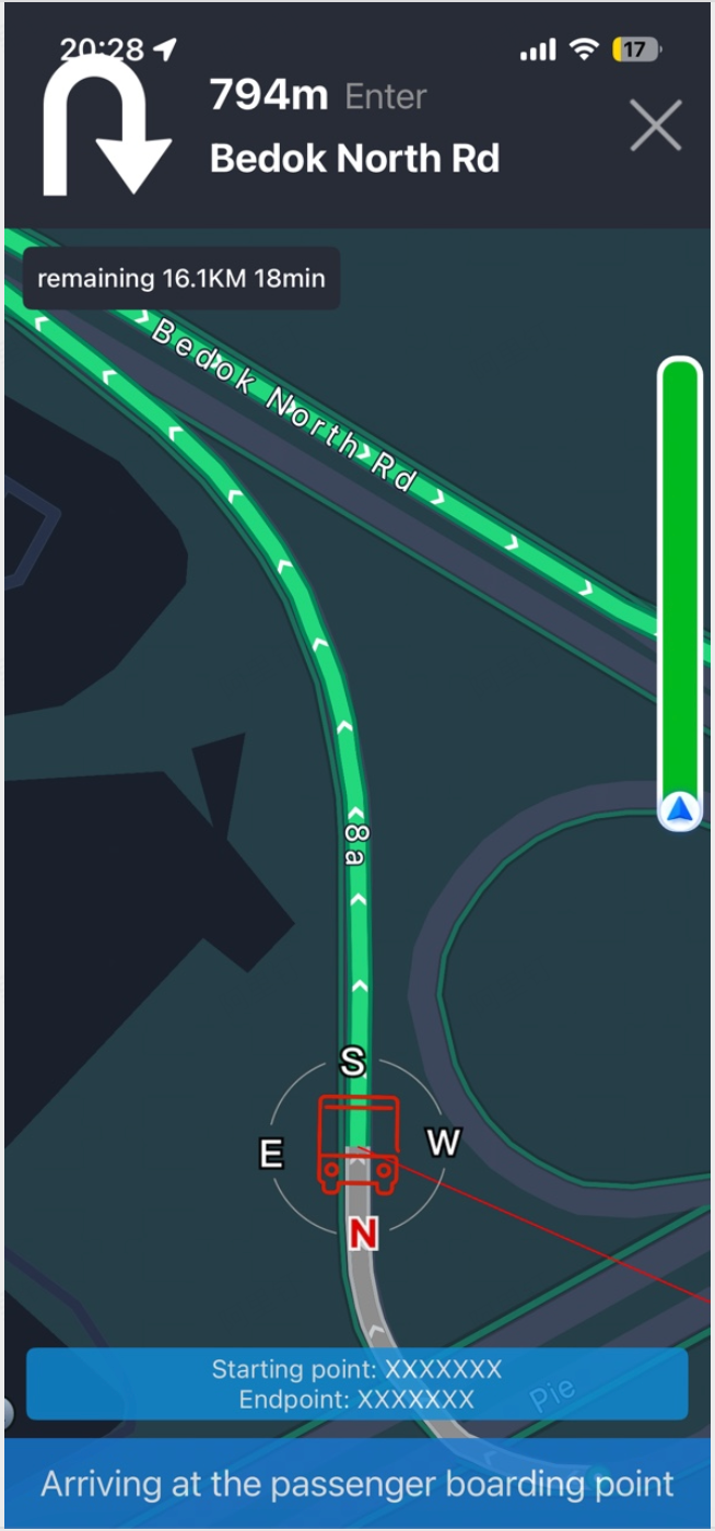 Default navigation interface showing the complete UI with turn instructions, route overview, and control buttons